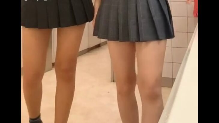 【TikTok】JKの太もも集💓